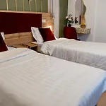 Center Walk Gazde/Camere de închiriat